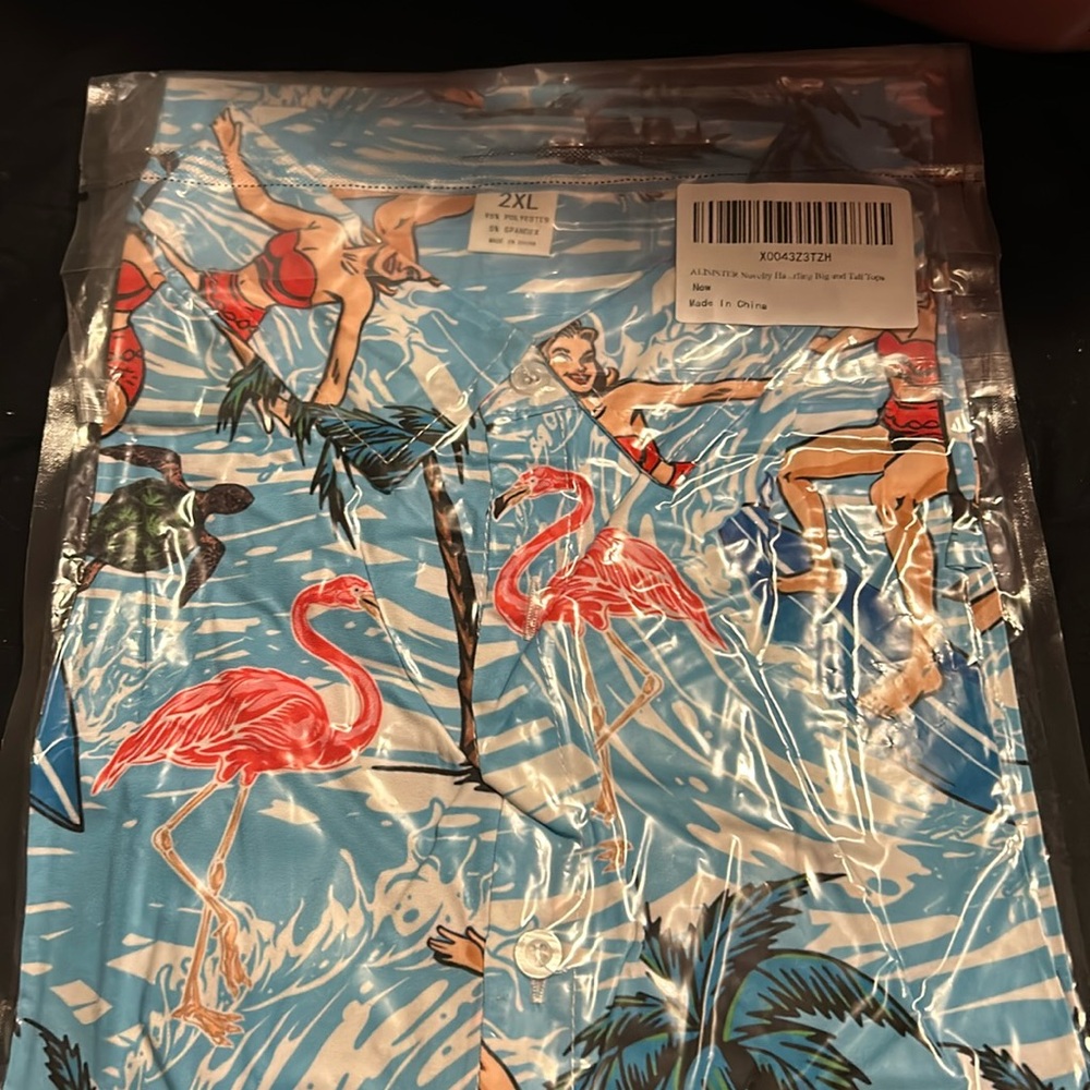 New in package, Hollister novelty Hawaiian shirt size 2X